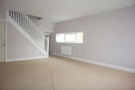 2 bedroom Flat for s...